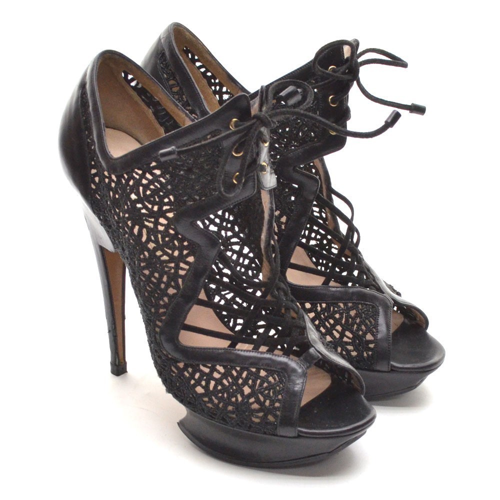 Nicholas Kirkwood Black Lattice Lace Platform Pumps 39